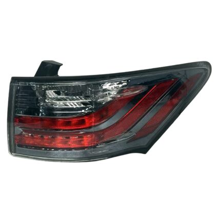 Tail Light Assembly Right Outer Lens/Housing CAPA for Lexus CT200h 2014–2017