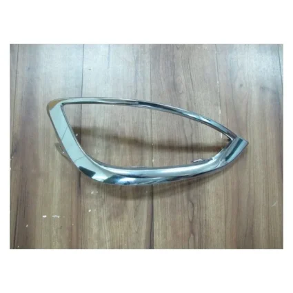 Bumper Cover Molding Front Right Fog Lamp Opening Trim w/Fog Lamps Chrome for Chrysler Pacifica 2017–2020